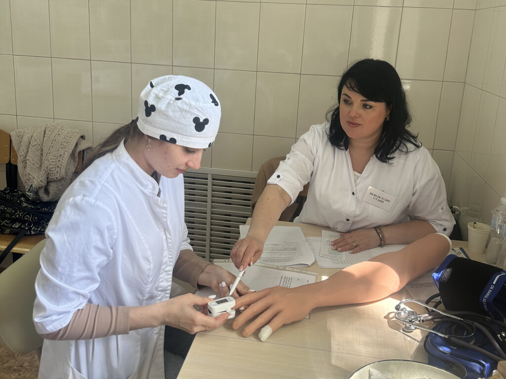 Здобувачі вищої освіти демонструють належний рівень підготовки з  надання невідкладної медичної допомоги