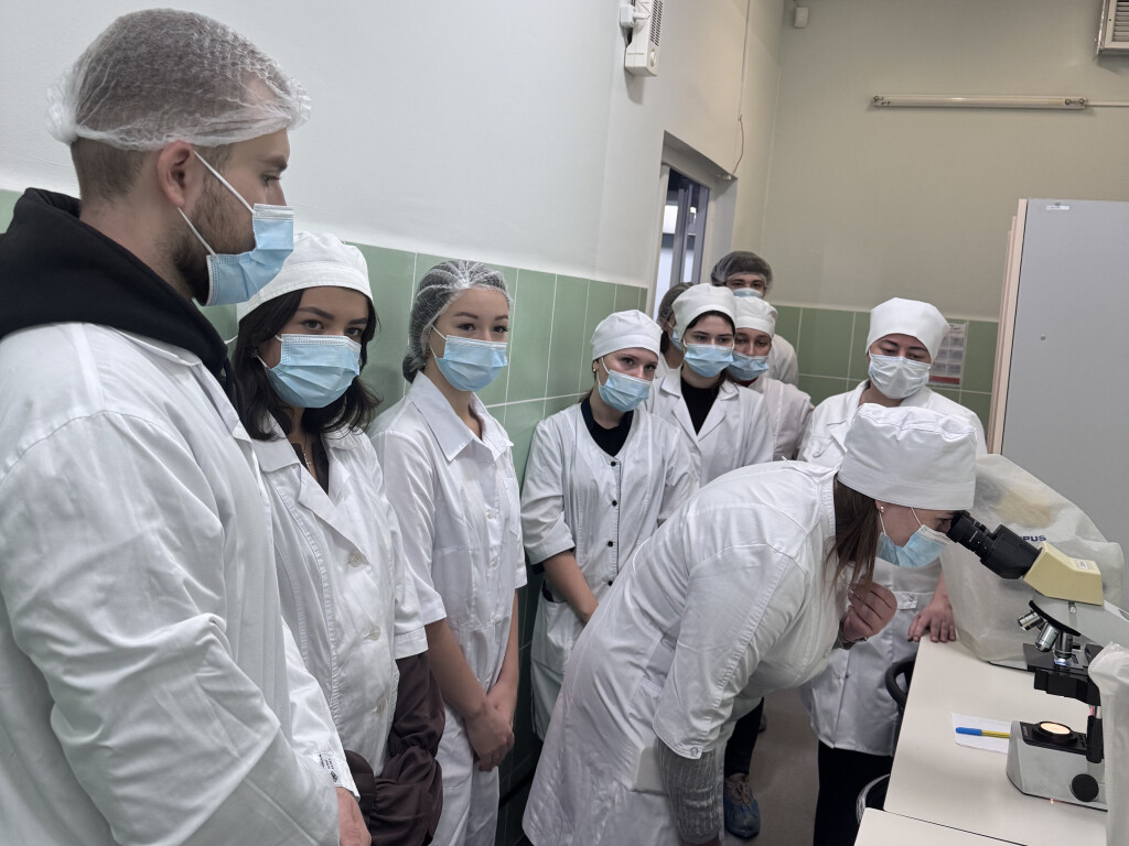 Роль мікроорганізмів у житті людини: як здобувачі освіти ПДМУ відзначили Міжнародний день мікроорганізмів
