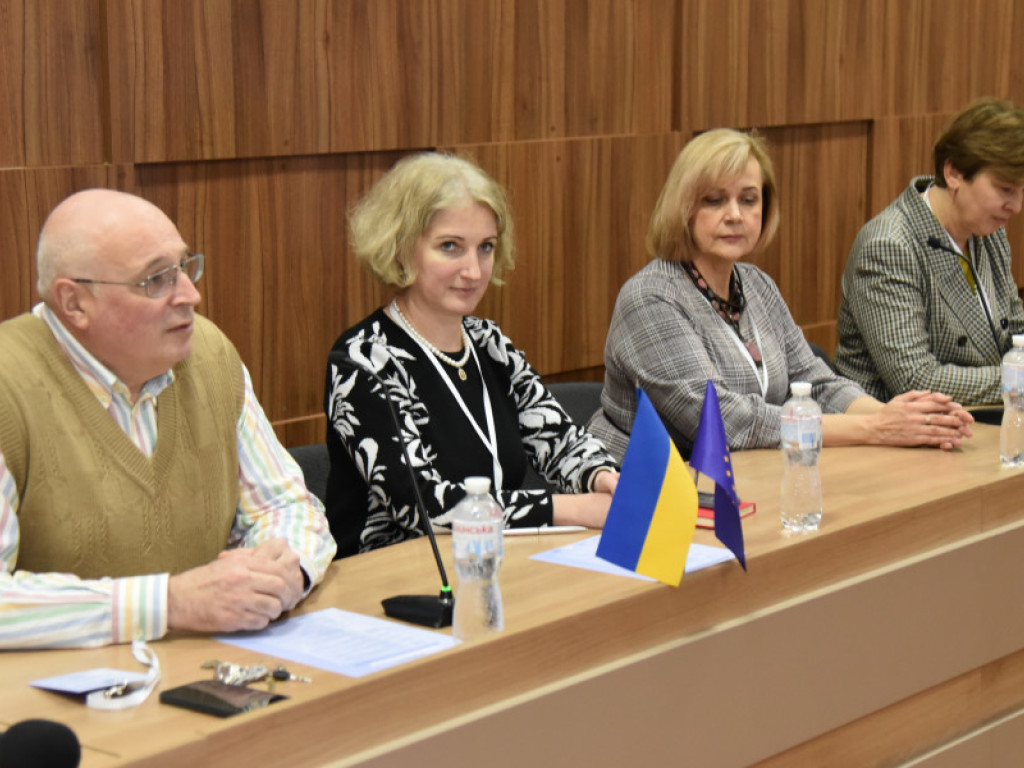 Успішний обмін знаннями та досвідом між лікарями і науковцями, присвячений проблемам ангіоневротичного набряку.